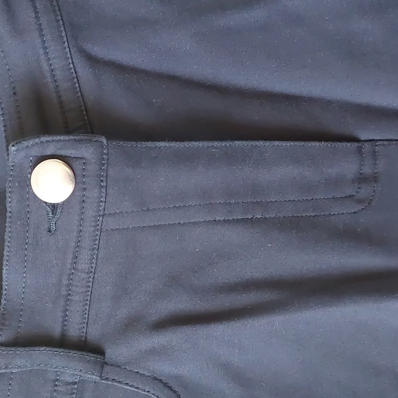 "Mode de Vie" Capri pants, size 12. Navy color - Picture 2 of 9